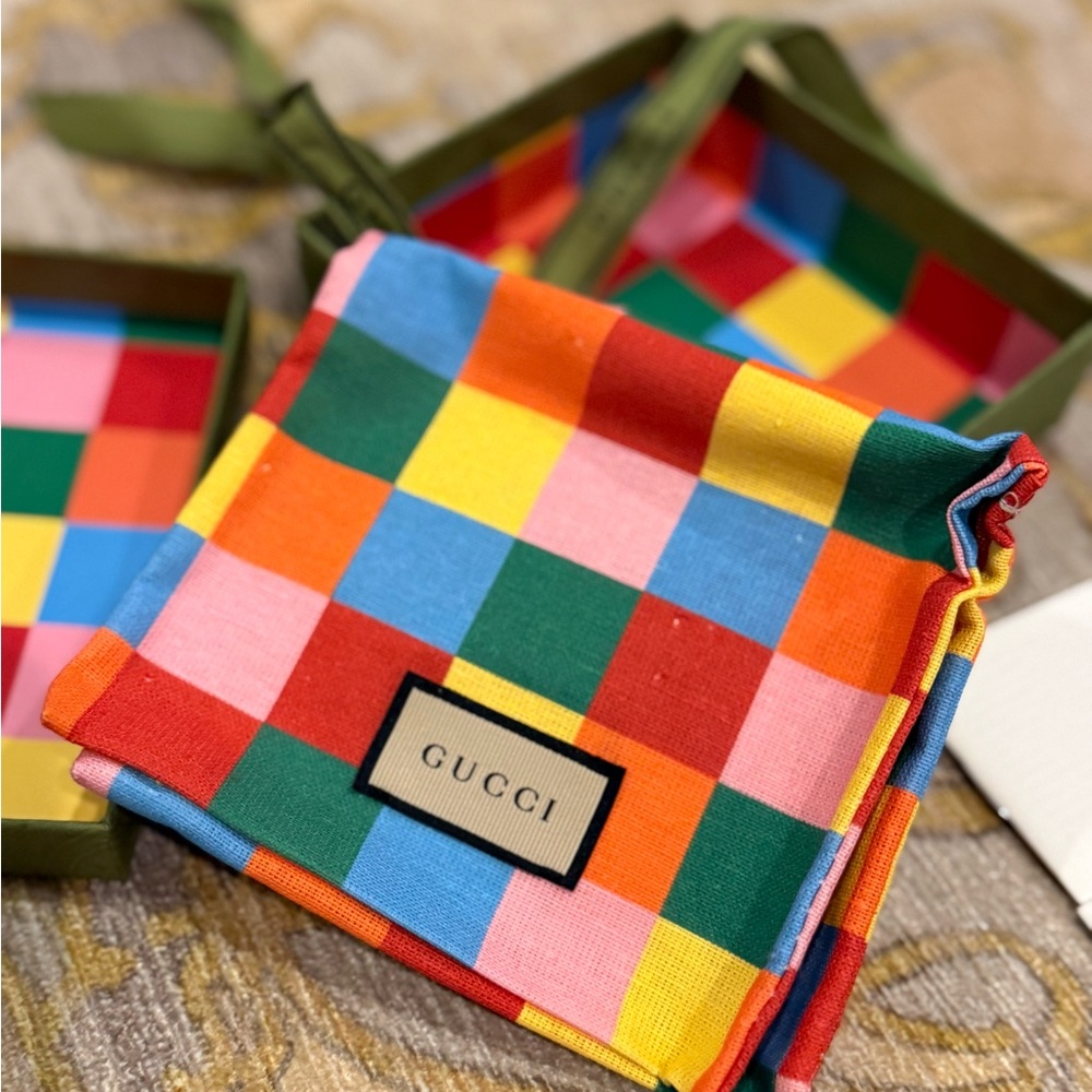 Gucci Gift Box Set with Pouch and Ribbon - Picture 8 of 11